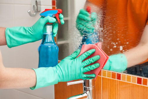 Professional end of tenancy cleaning in a Putney apartment