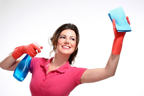 Bathroom move-out cleaning service in Putney